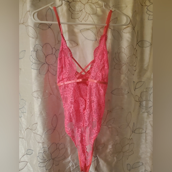 🚫 SOLD 🚫 Hot Pink Floral lace criss cross Teddy Bodysuit- XL -NWT 💗 - Picture 6 of 9